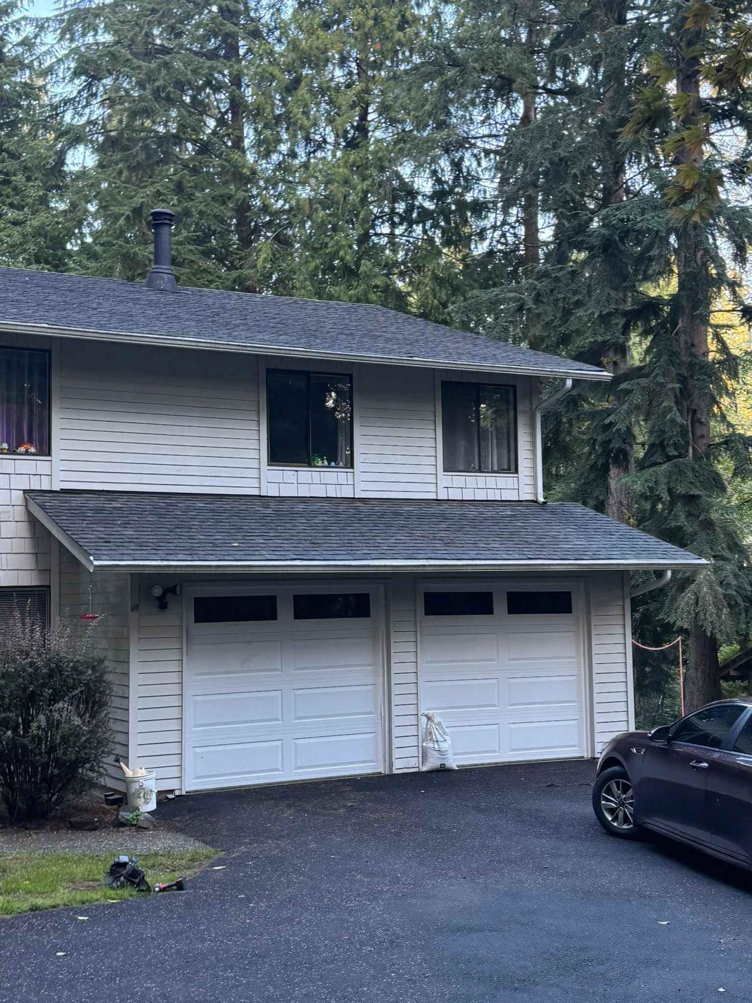 Re-secured gutter after bracket and hanger replacement